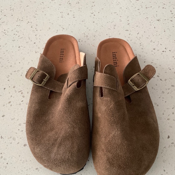 Clogs - brand new - never worn - Picture 1 of 4